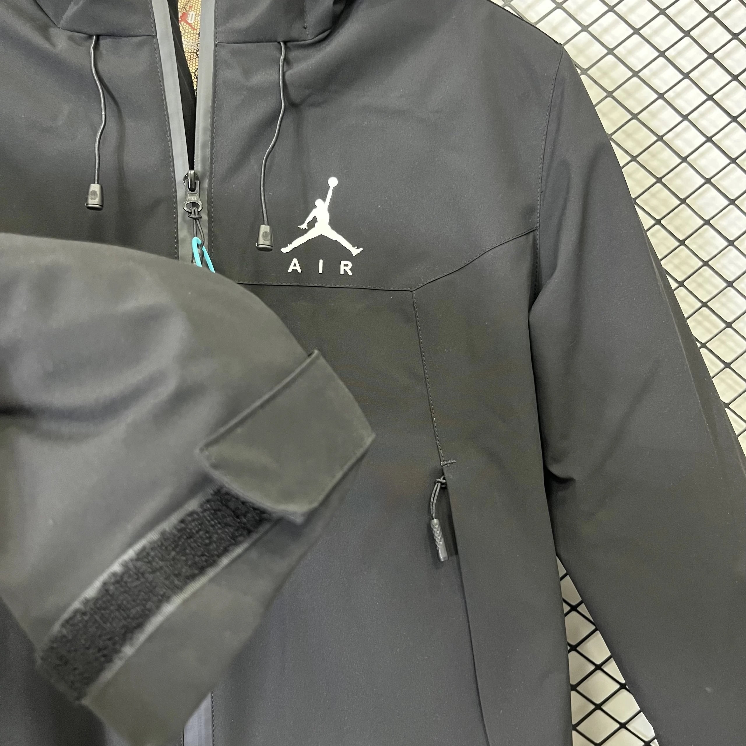 High quality, simple and fashionable heating cotton submachine jacket, please add : 18030258501 if you need size gu
