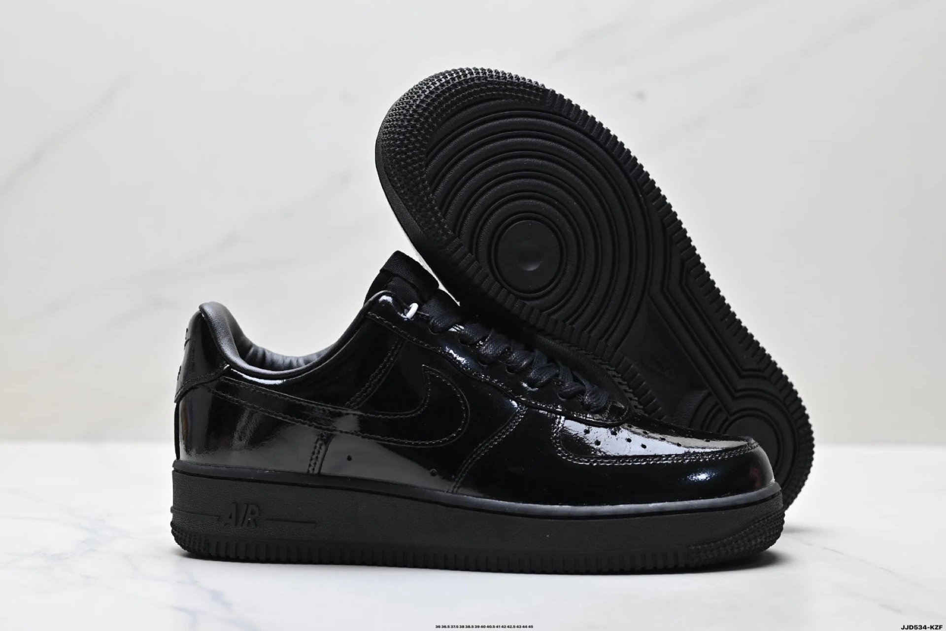 Low cut versatile casual patent leather sports board shoes