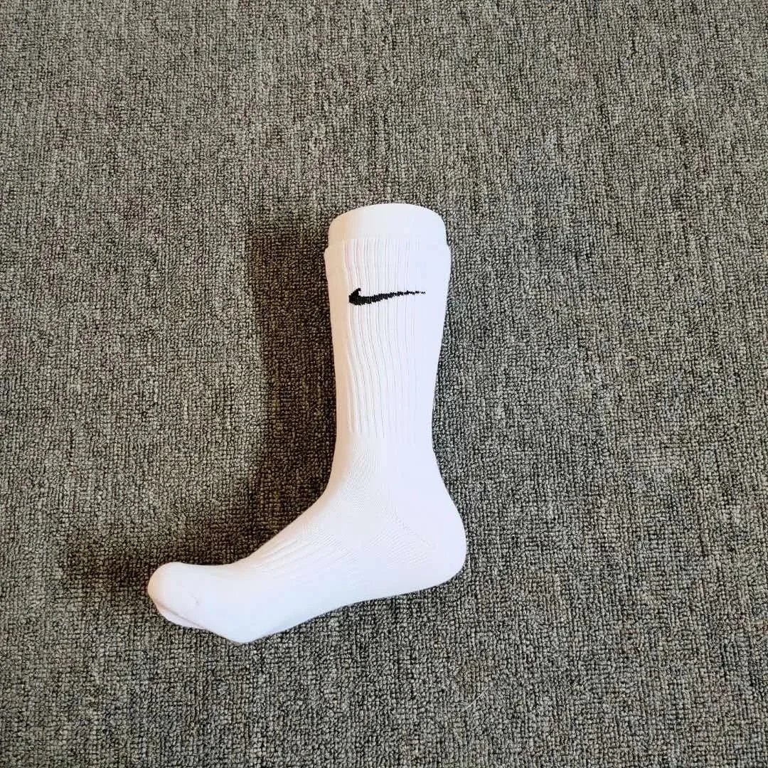 High quality solid color sports socks with anti odor and breathable properties