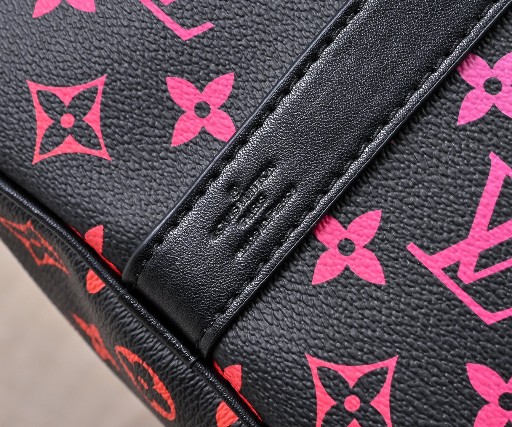High quality printed large capacity travel bag PLS add : if you need size guide