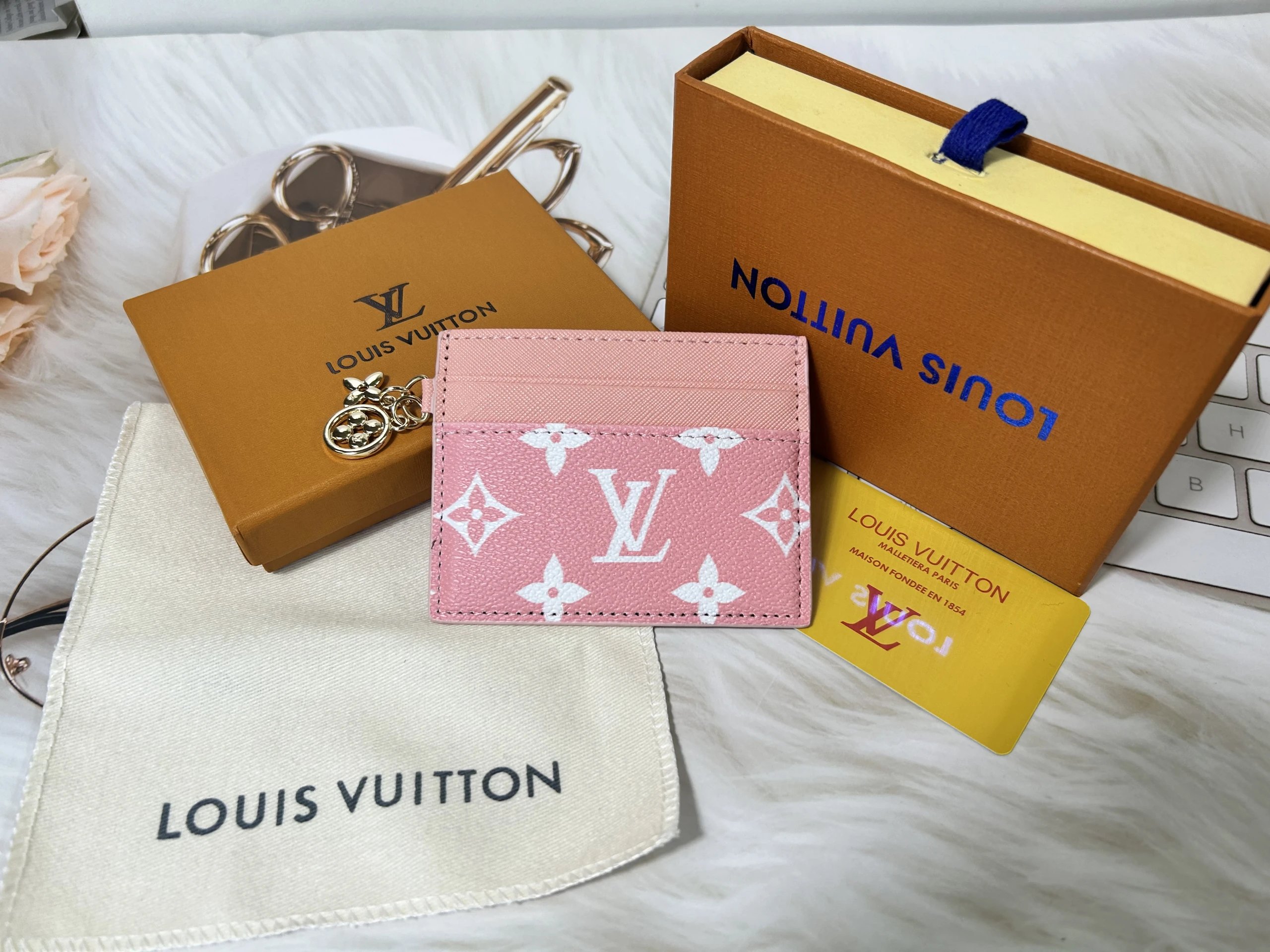 High quality new printed card bag pls add : 18859952090 if you need size guide