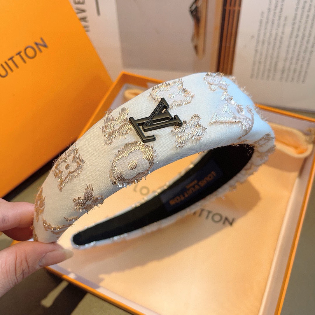 High quality fashionable and versatile headband, please add : 18859952090 if you need size guide
