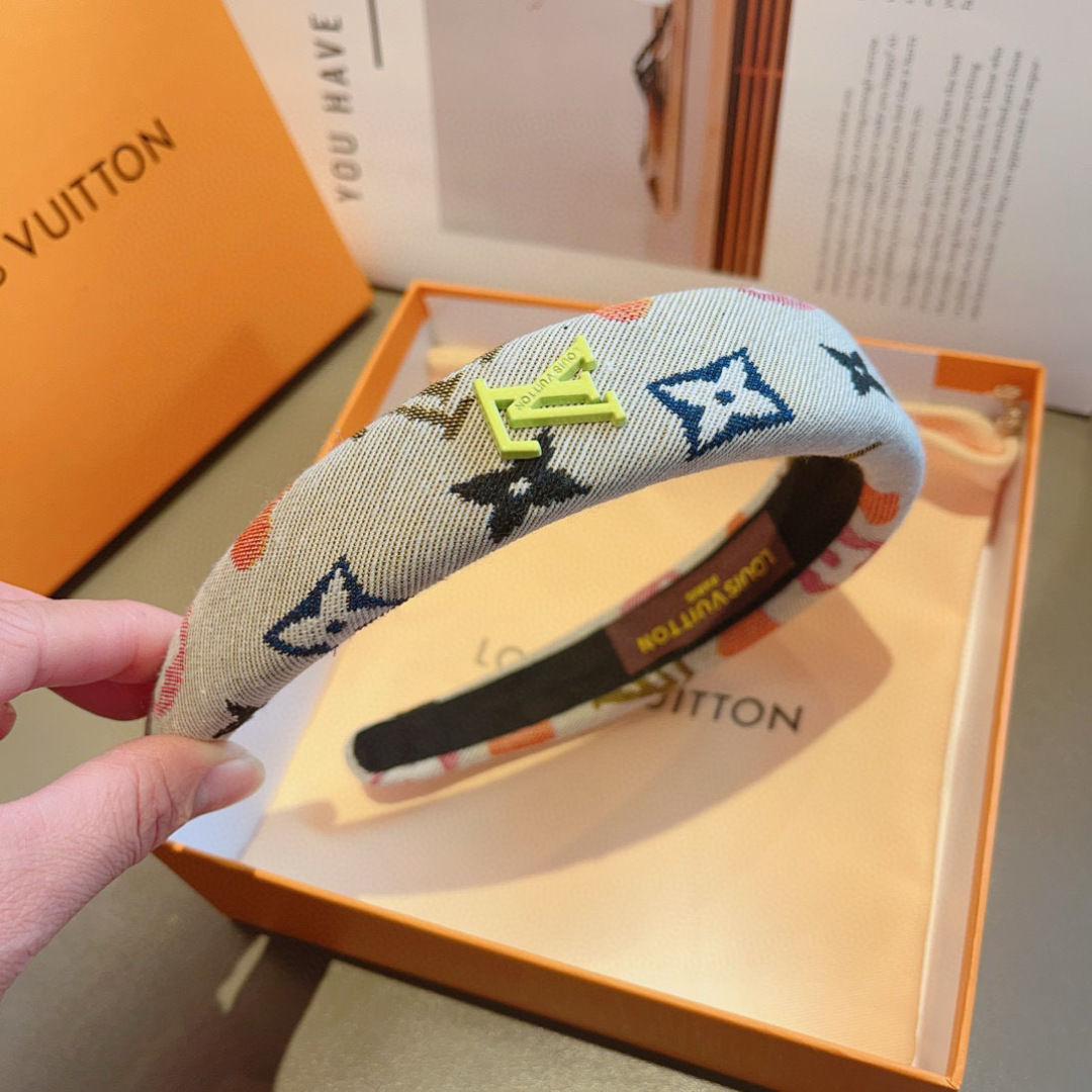High quality fashionable and versatile headband, please add : 18859952090 if you need size guide