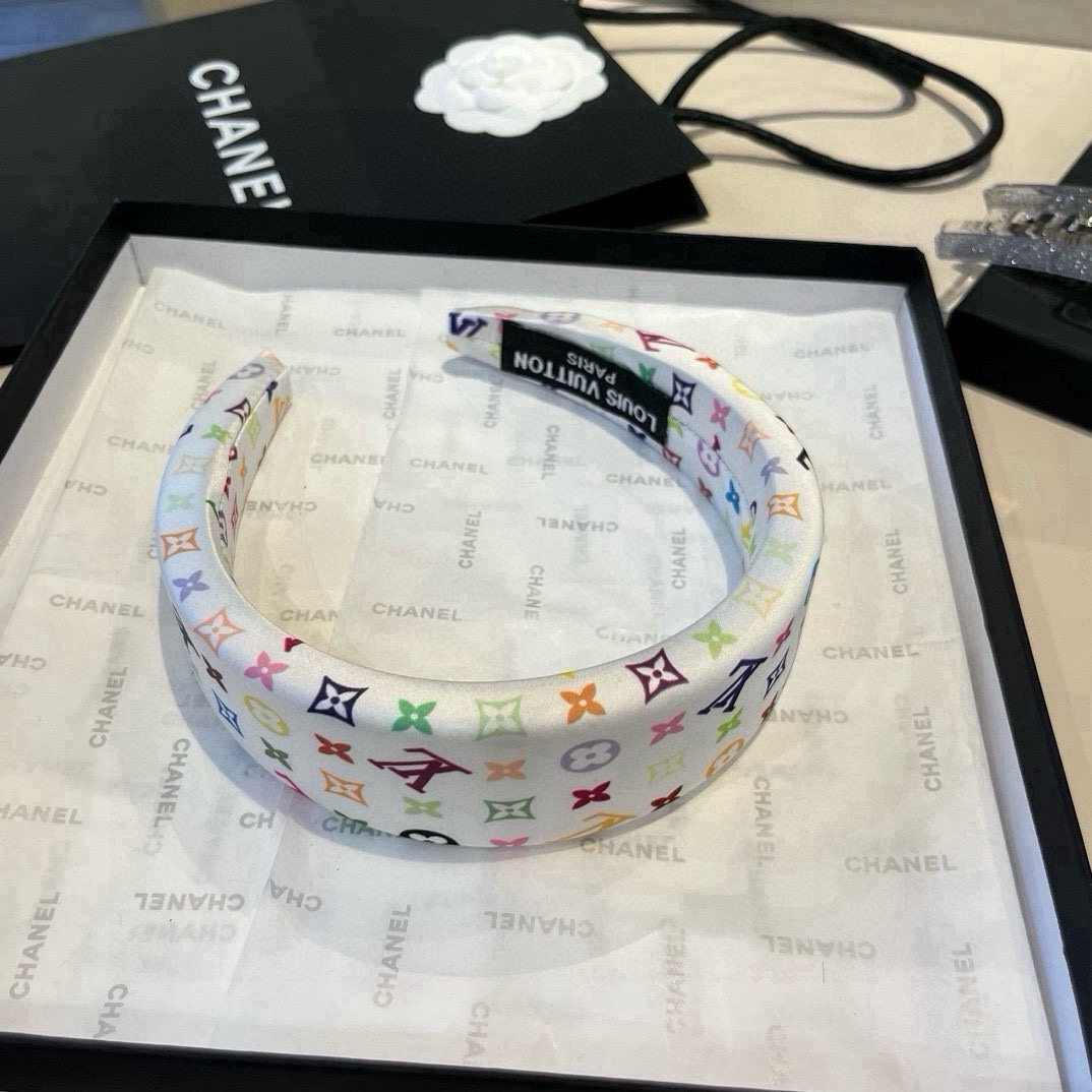 High quality fashionable and versatile headband, please add : 18859952090 if you need size guide