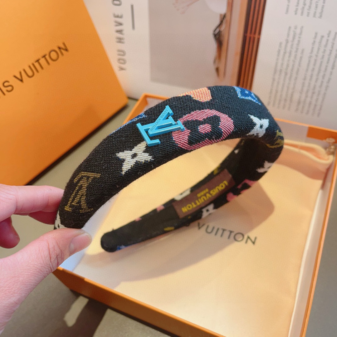 High quality fashionable and versatile headband, please add : 18859952090 if you need size guide