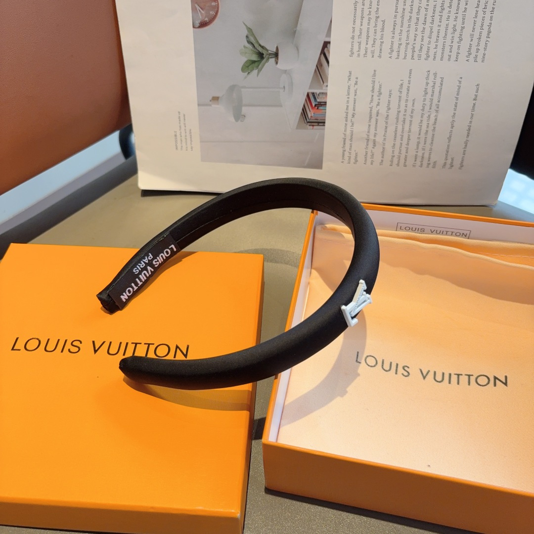 High quality fashionable and versatile headband, please add : 18859952090 if you need size guide