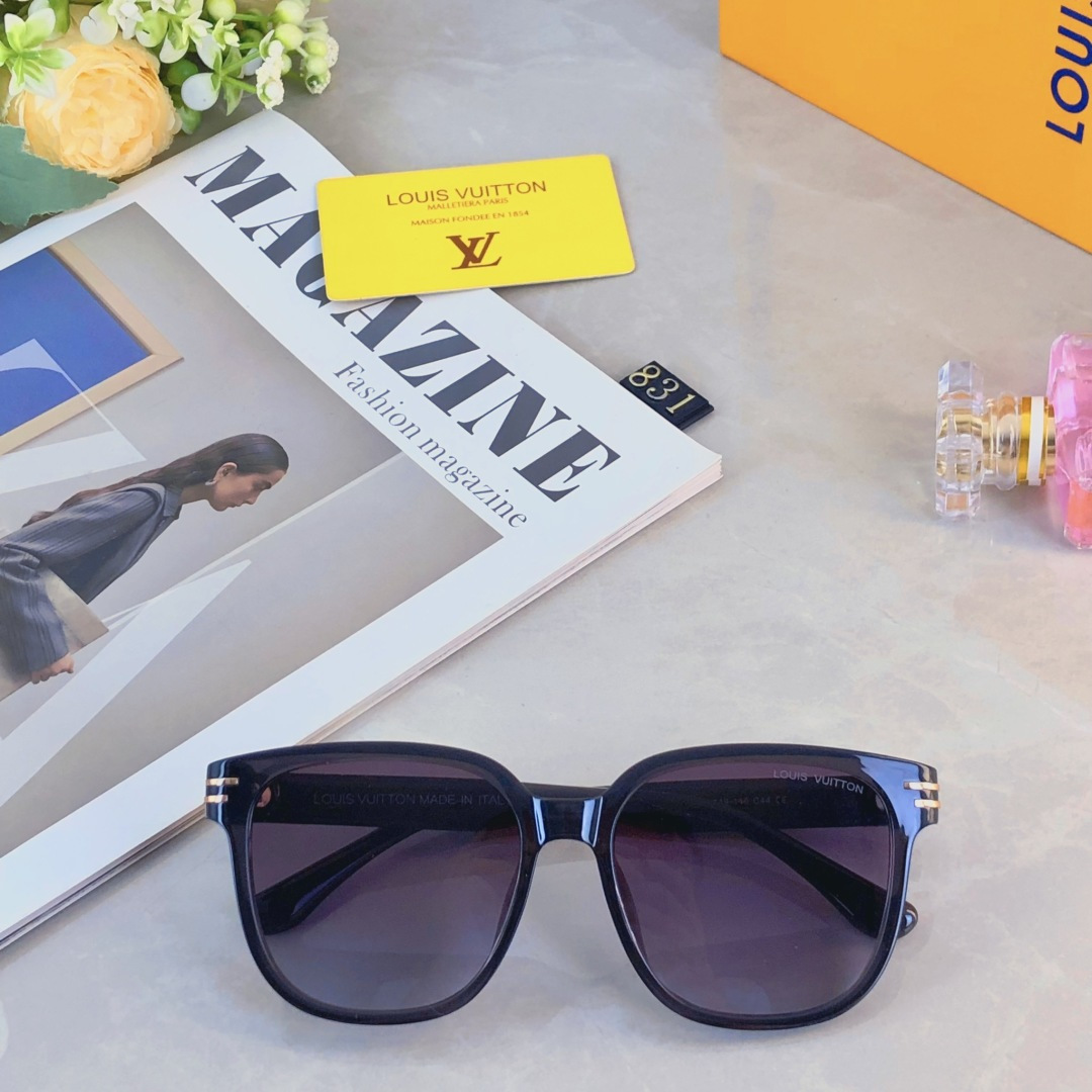 High quality temperament sunscreen sunglasses 3 pcs add : 18030258501 if you need size guide