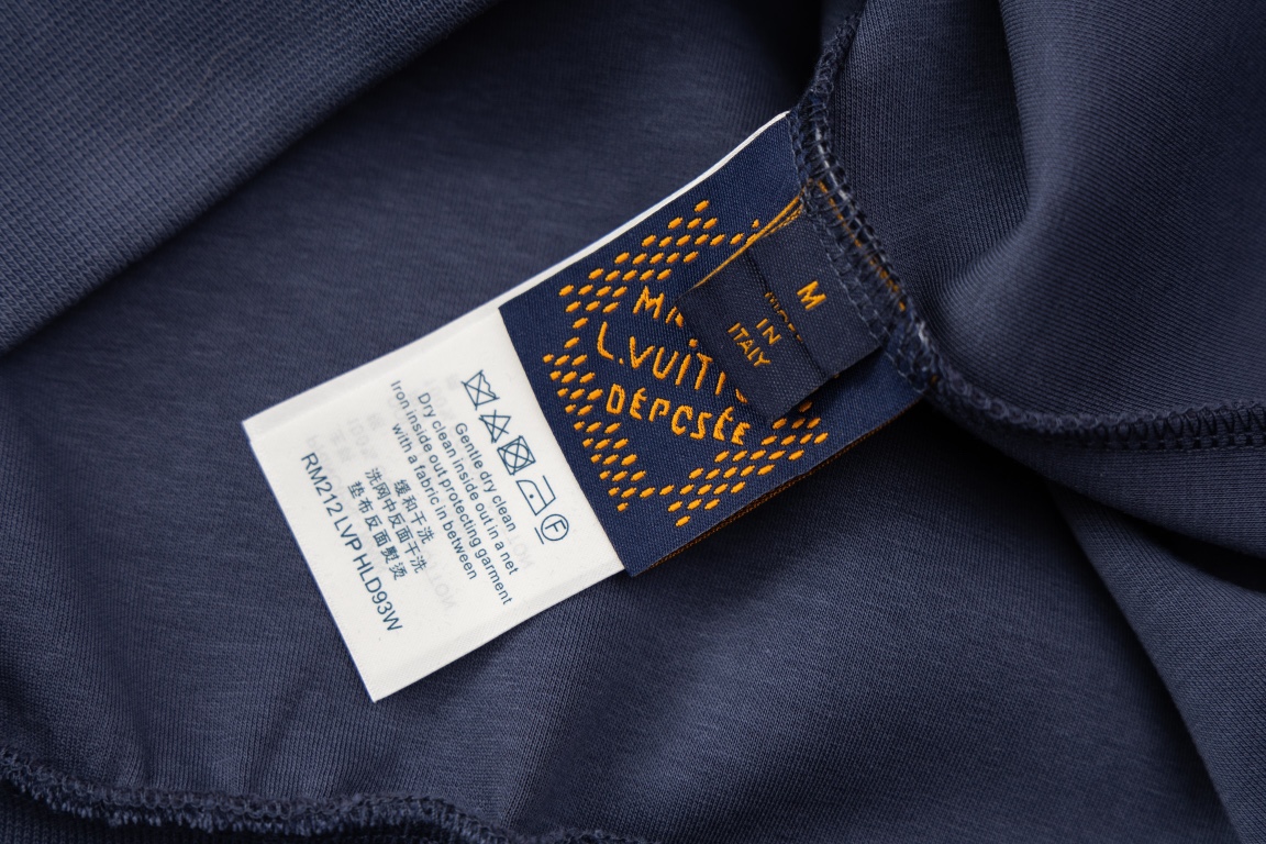 High quality fashion embroidered graffiti hoodie 1 pls add : 18859952090 if you need size guide