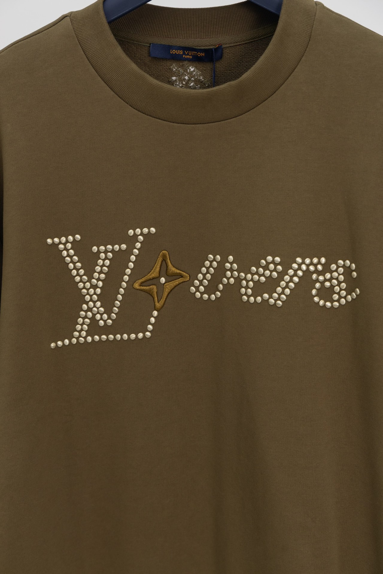 High quality fashion embroidered graffiti hoodie 1 pls add : 18859952090 if you need size guide