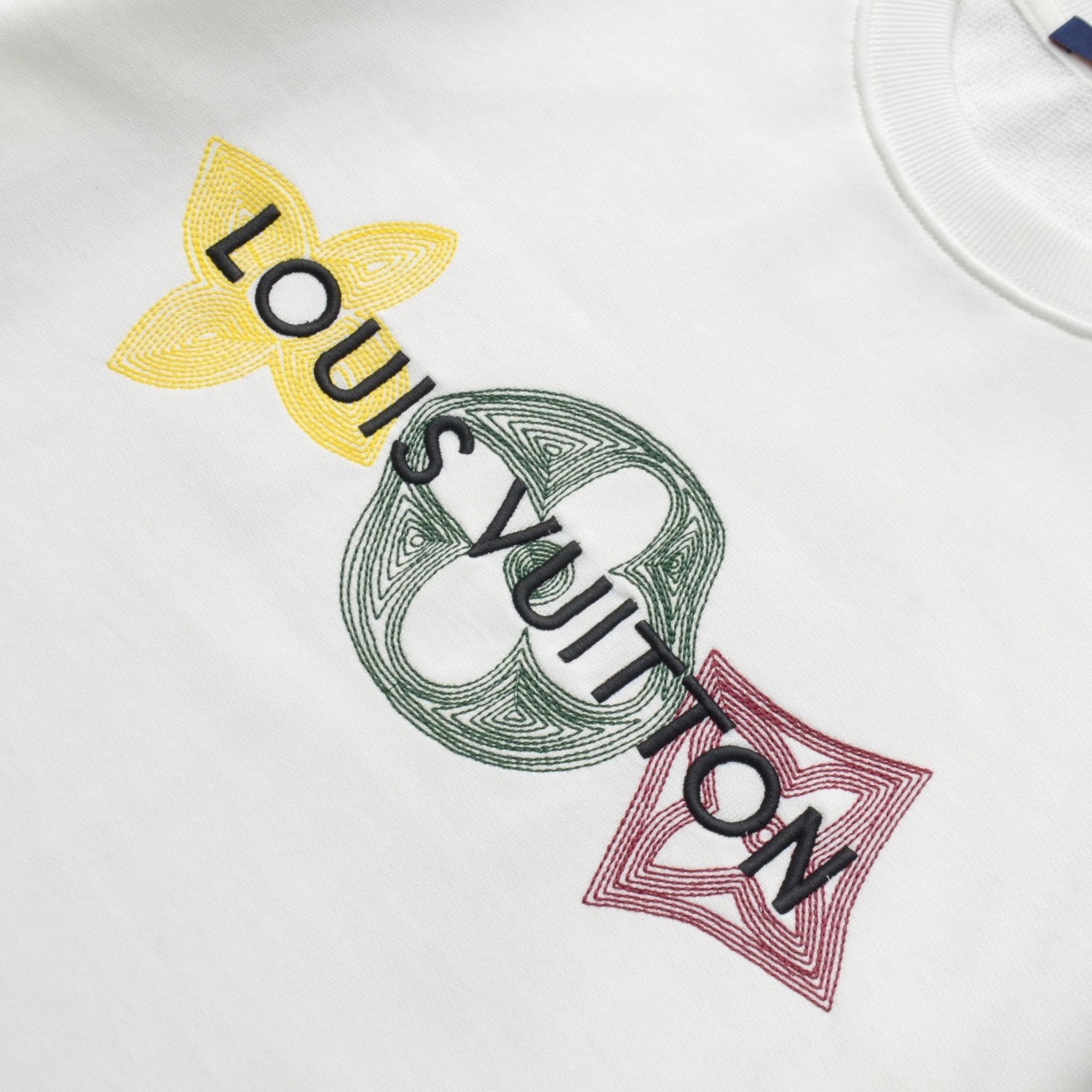 High quality fashion embroidered graffiti hoodie 1 pls add : 18859952090 if you need size guide
