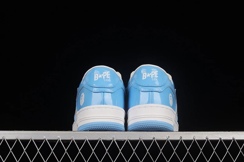 Sports and leisure shoes 09