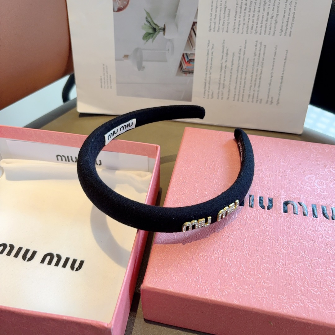 High quality patent leather hair bands, please add : 18030258501 if you need size guide