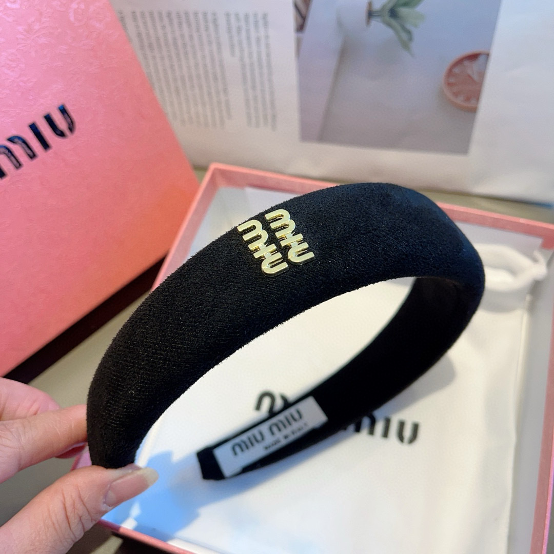 High quality patent leather hair bands, please add : 18030258501 if you need size guide