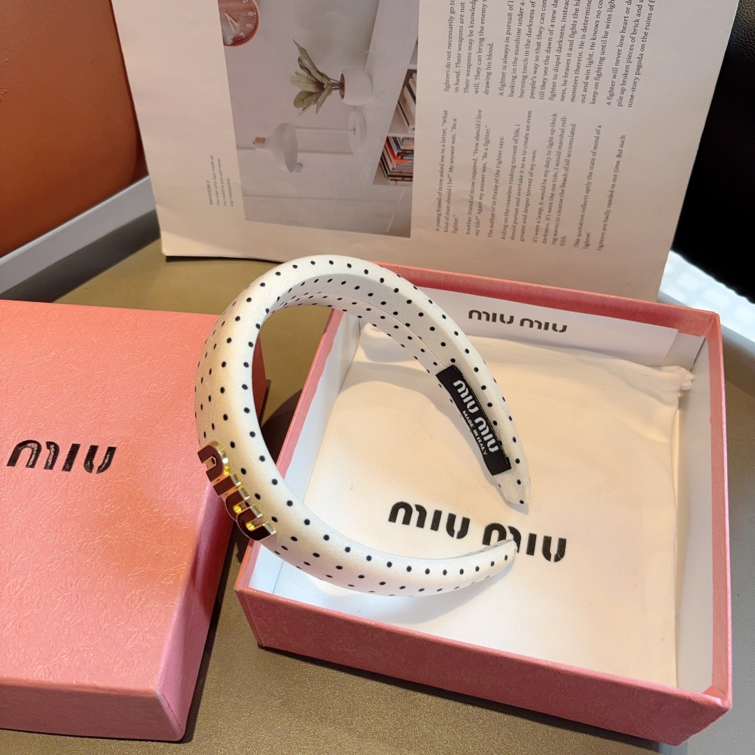 High quality patent leather hair bands, please add : 18030258501 if you need size guide