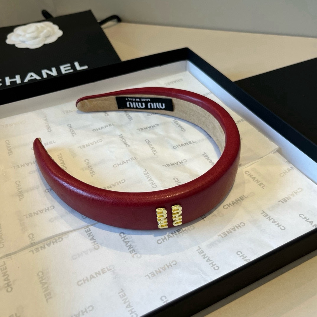 High quality patent leather hair bands, please add : 18030258501 if you need size guide