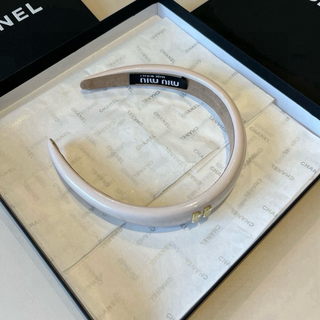 High quality patent leather hair bands, please add : 18030258501 if you need size guide