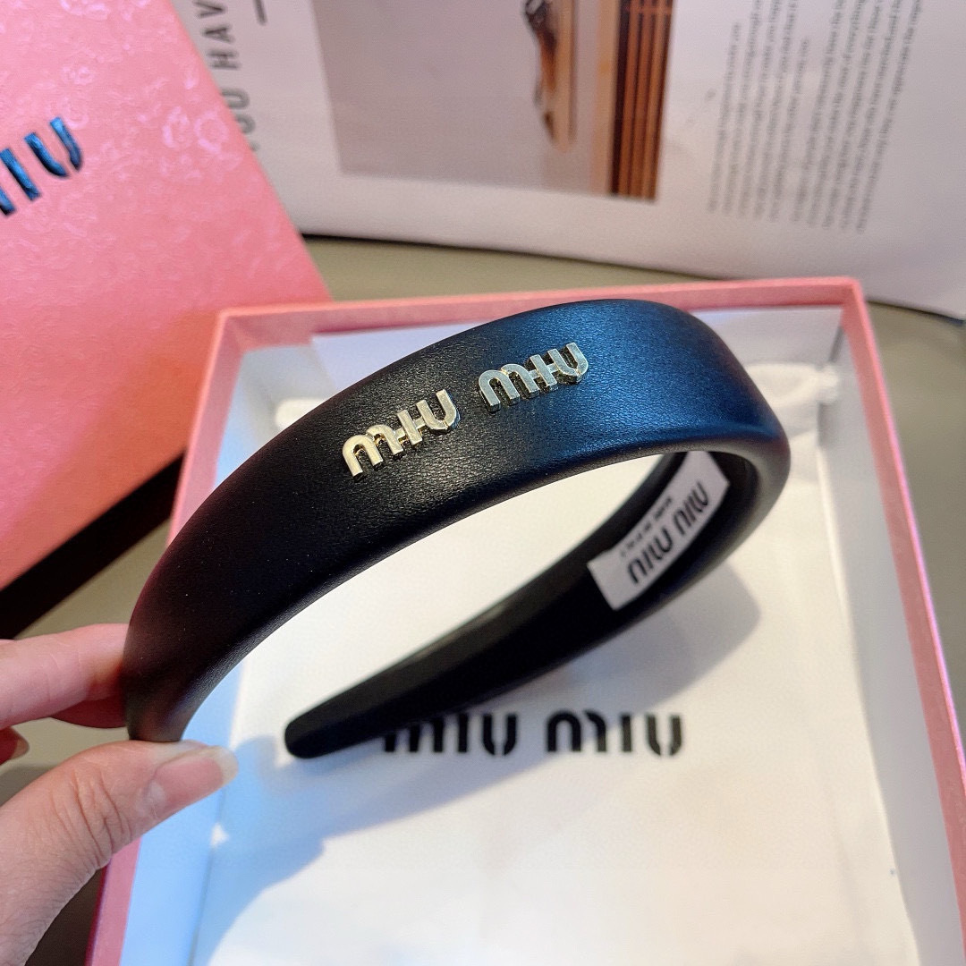 High quality patent leather hair bands, please add : 18030258501 if you need size guide