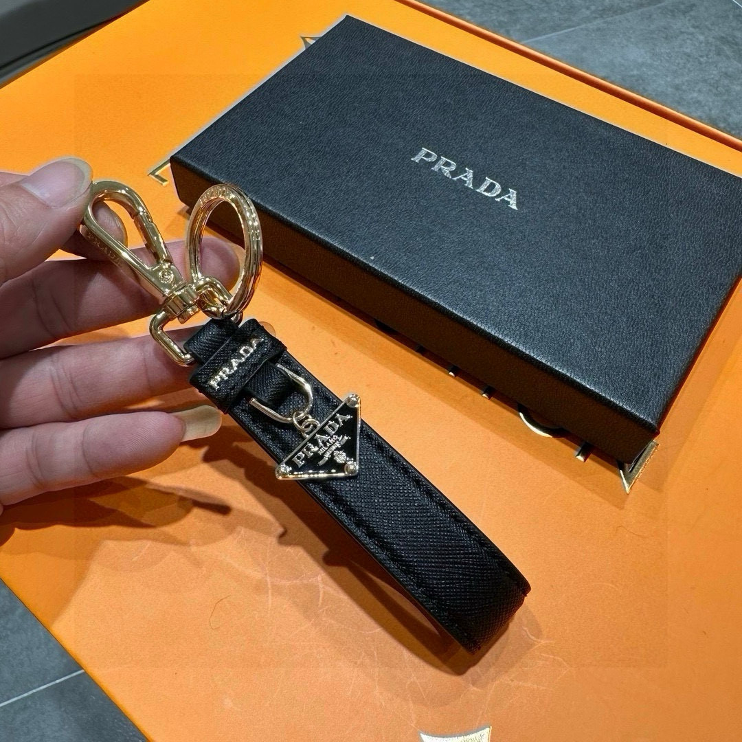 高质量三角标志钥匙扣