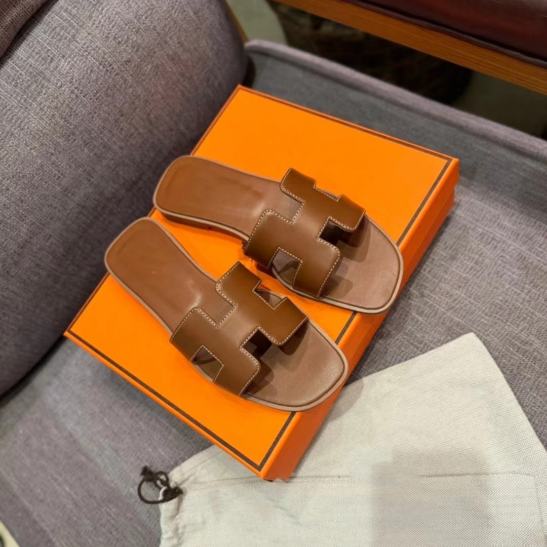 High quality women's slippers, please add : 18030258501 if you need size guide