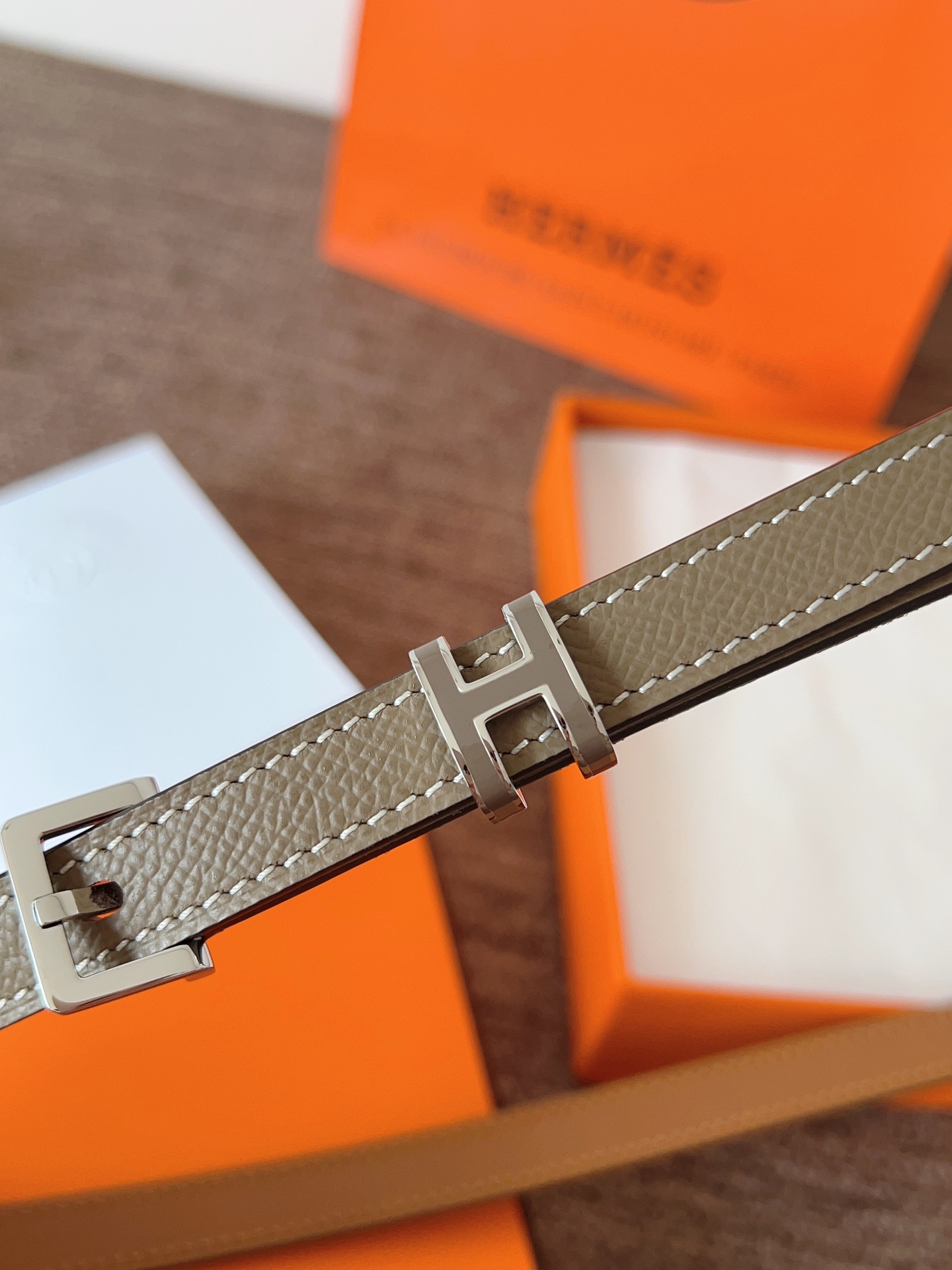 High quality, simple and refined women's waist belt 3 pcs add : 18859952090 if you need size guide