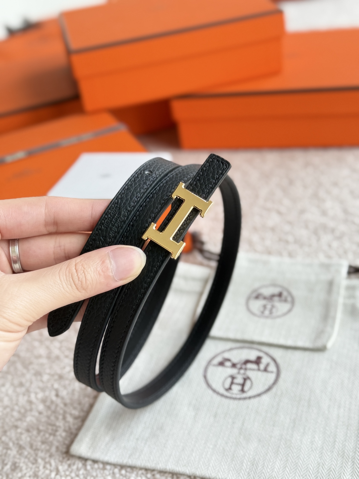 High quality, simple and refined women's waist belt 3 pcs add : 18859952090 if you need size guide