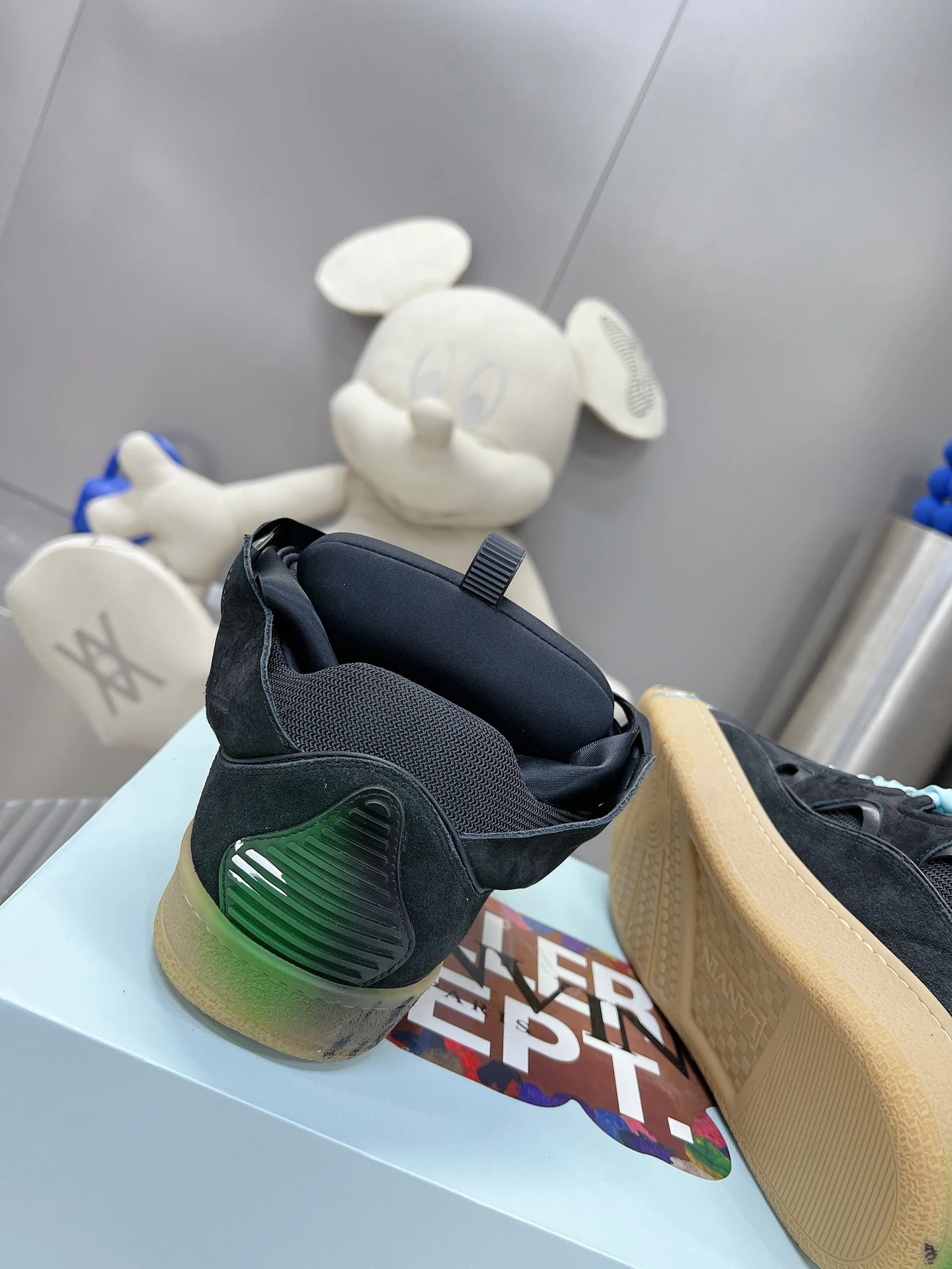 High quality shoes 001-XW