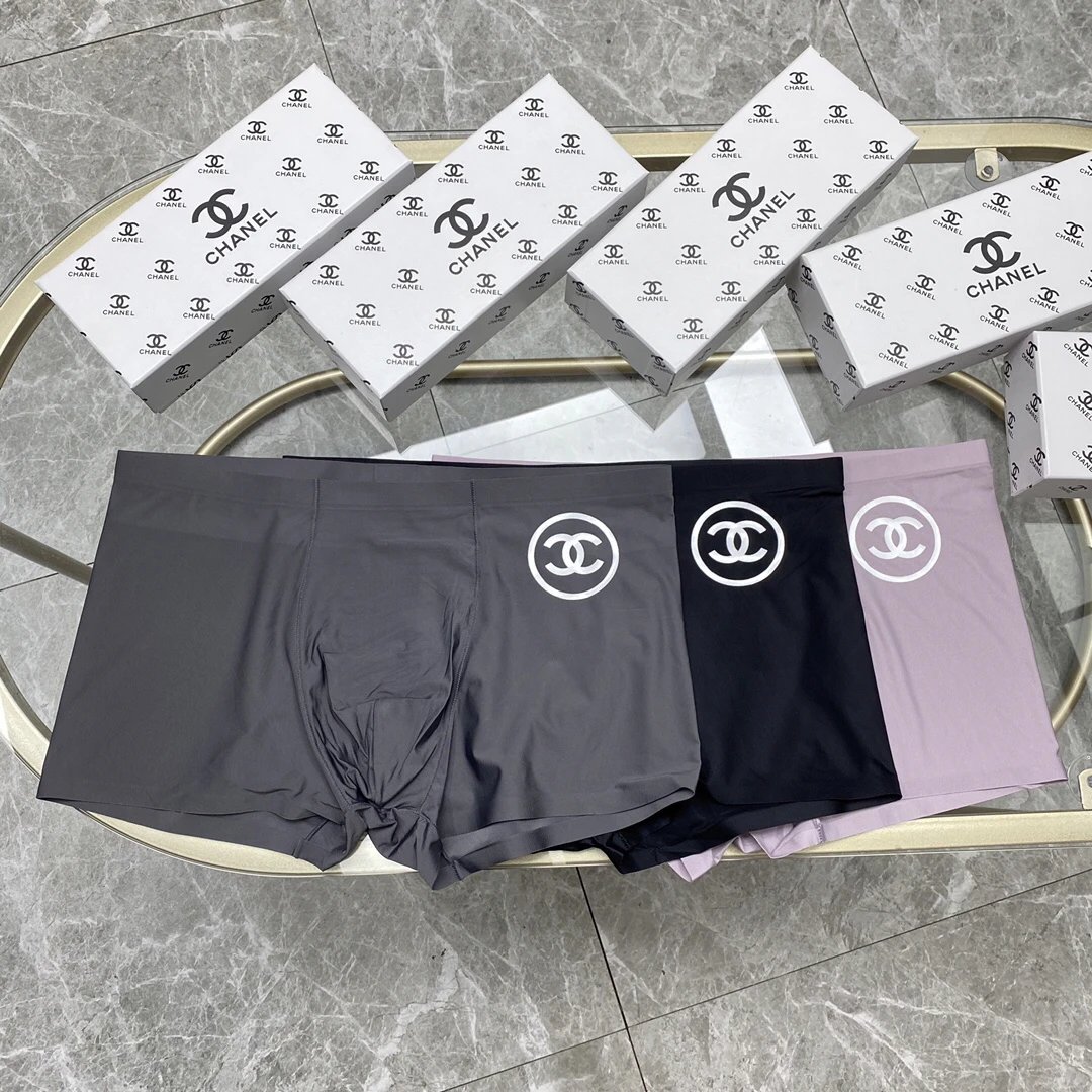 High quality men's underwear in a box of three, with color options of 17