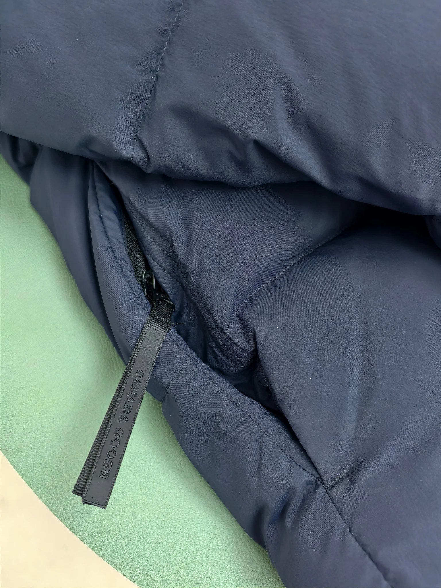 Winter hooded zipper down jacket