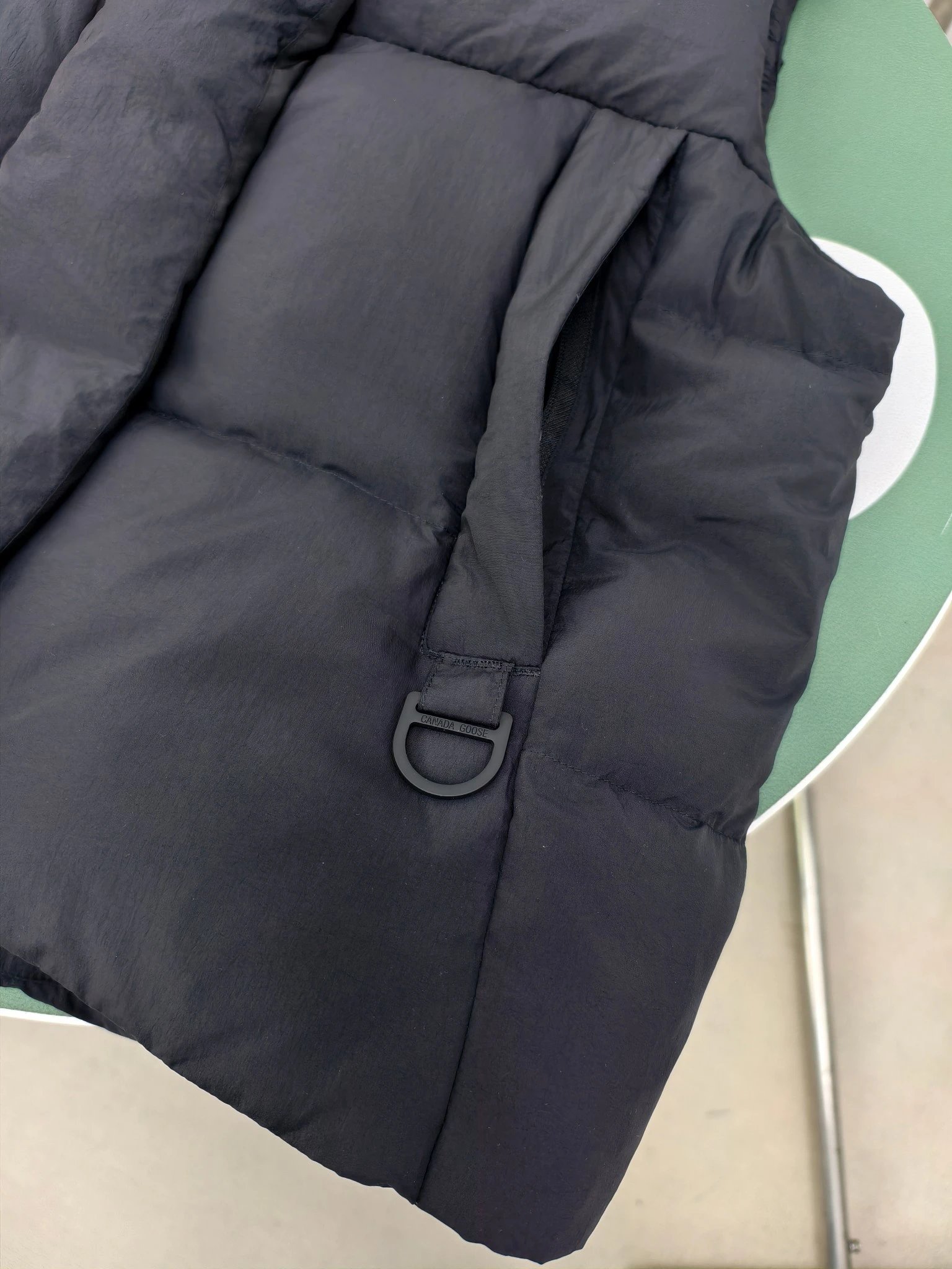 Autumn and winter down vest