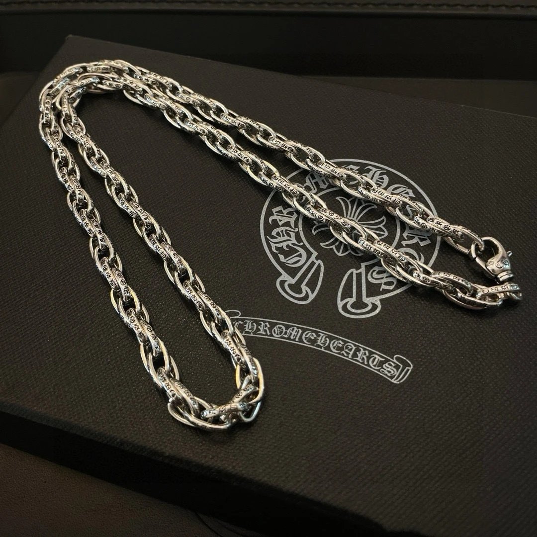 High quality classic and vintage necklace