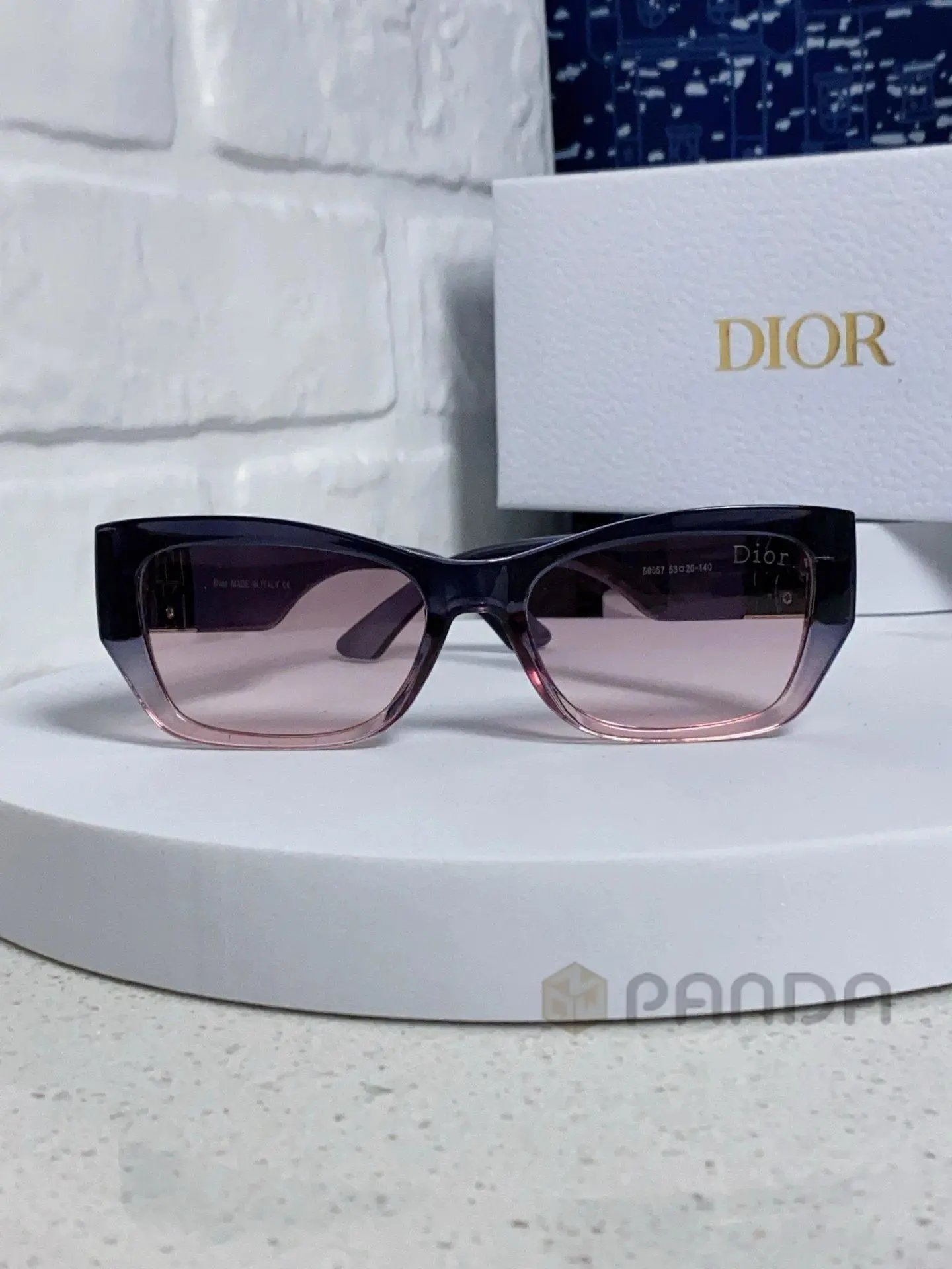High quality thick framed gold label sunglasses, please add : 18859952090 if you need size guidance