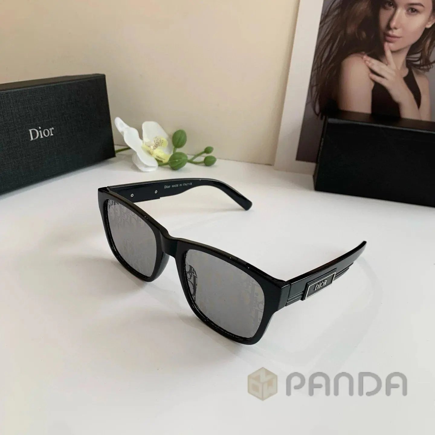 High quality thick framed gold label sunglasses 4 pcs add : 18859952090 if you need size guide