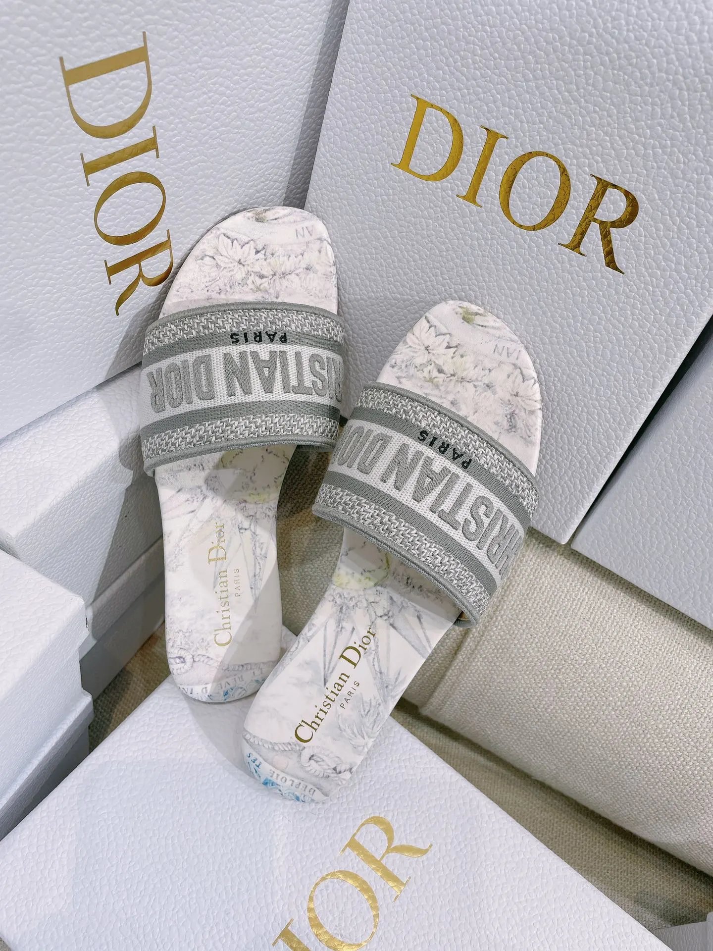 Dior