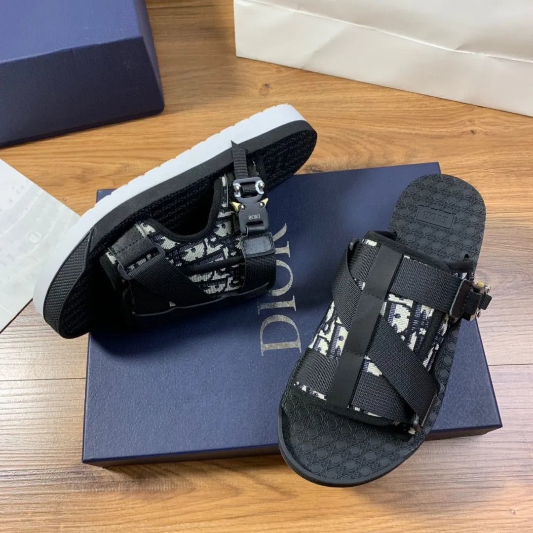 High quality men's slippers