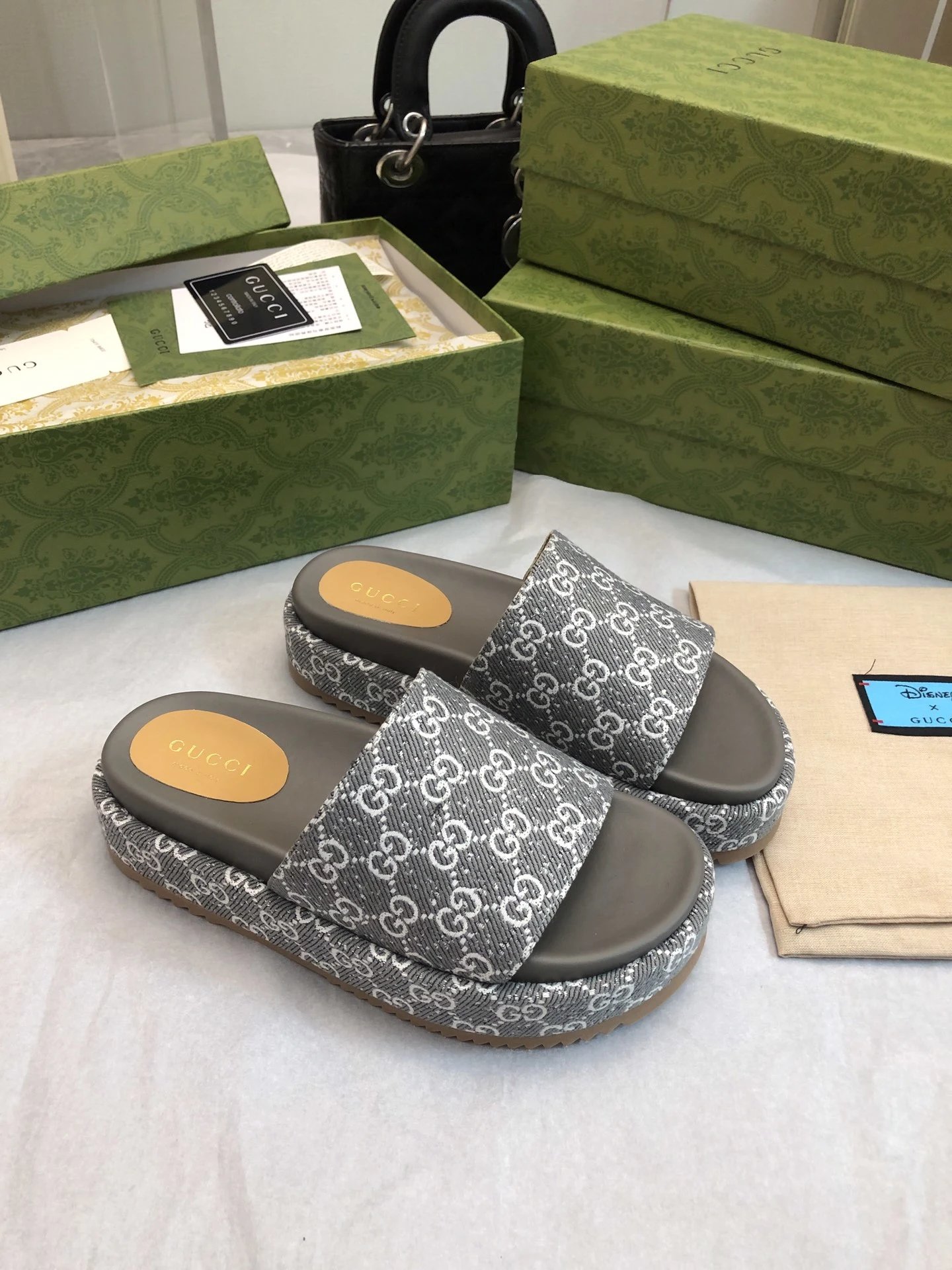 Freps - High quality slippers 001