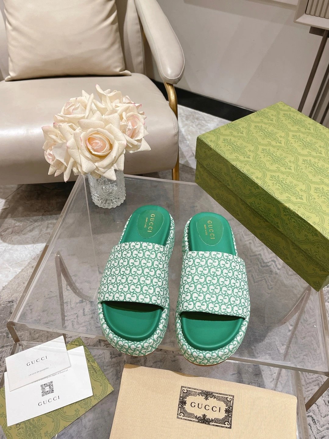 High quality slippers 024