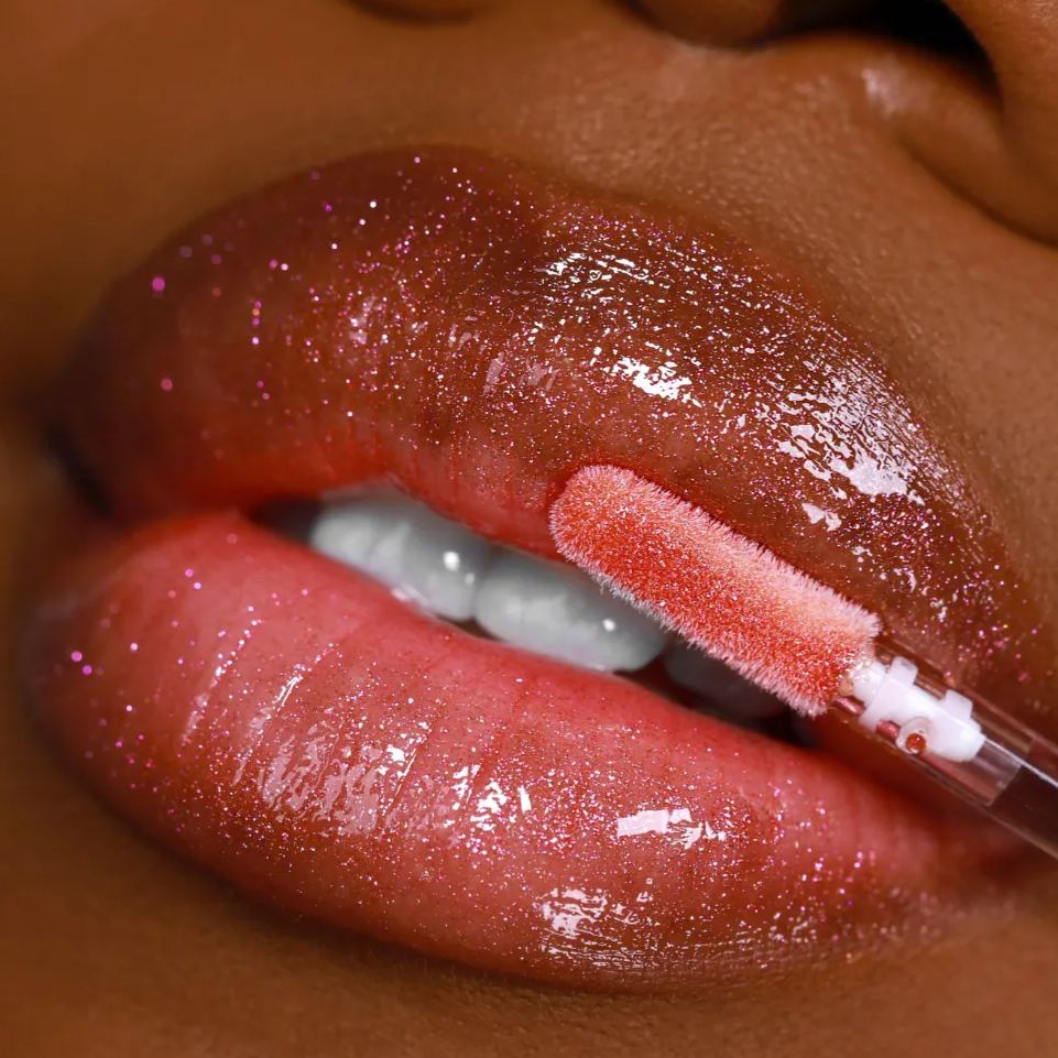 Runway - Queen cosmetics 
