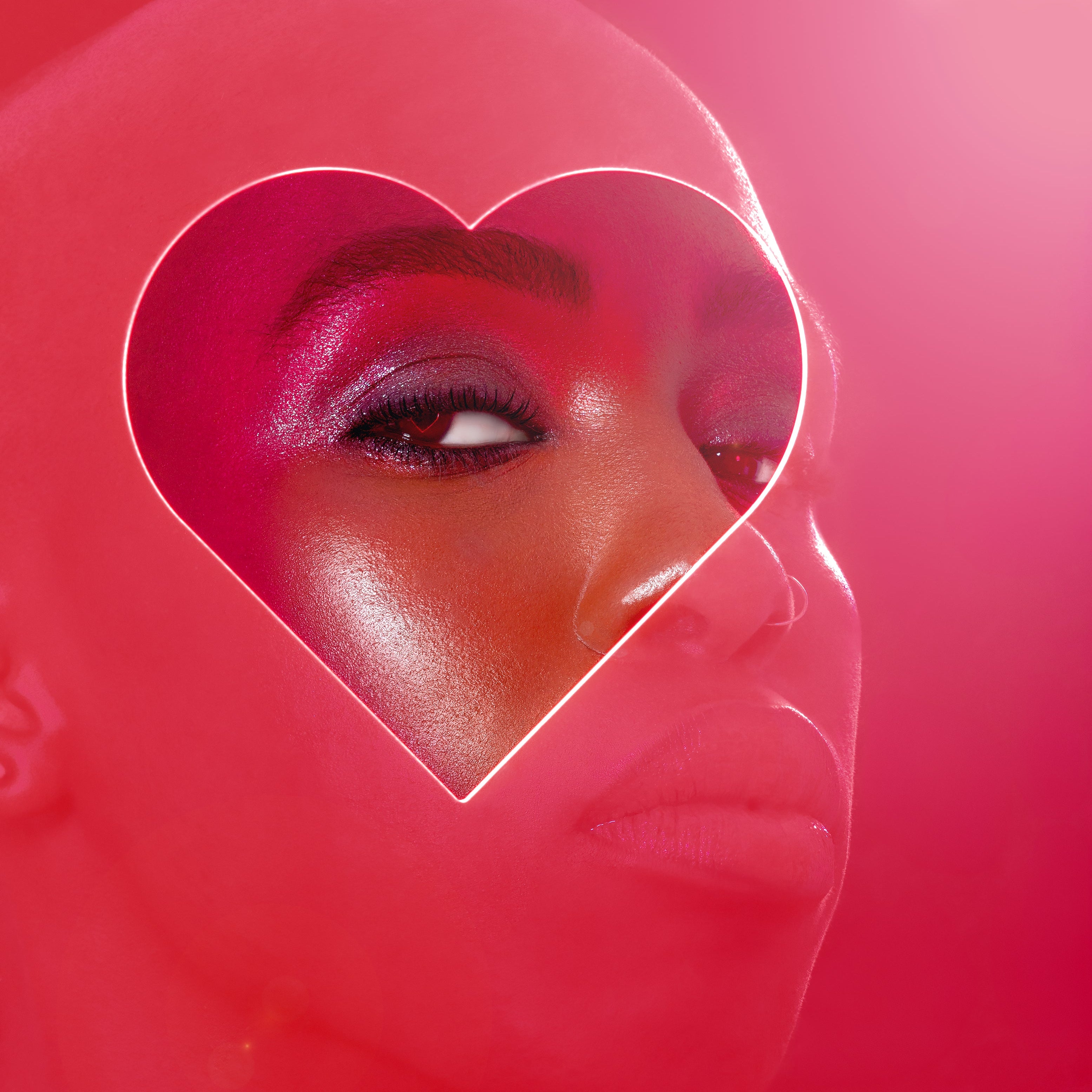 Sublime Hearts Refillable Metallic Eyeshadow - Queen cosmetics 