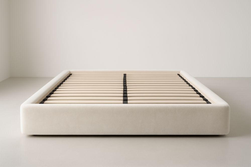 Letto matrimoniale struttura in tessuto e base a doghe in legno 200x160 cm Bianco