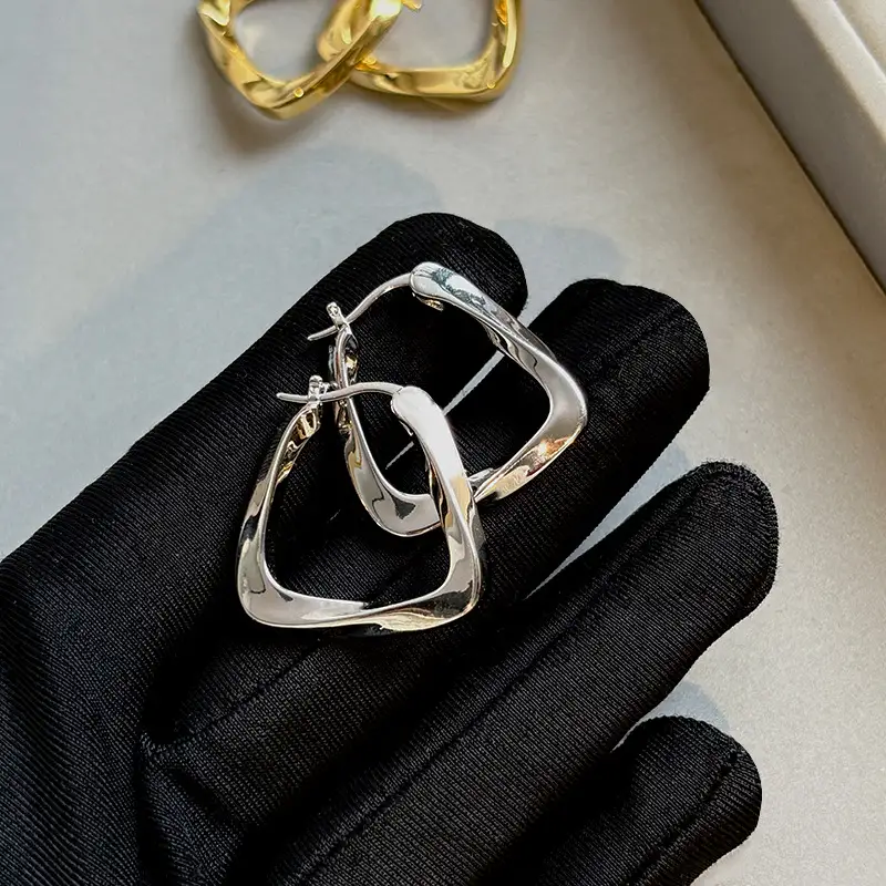 Sculpted Square Hoop Earrings