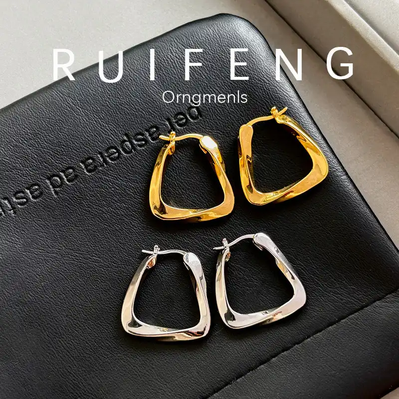 Sculpted Square Hoop Earrings
