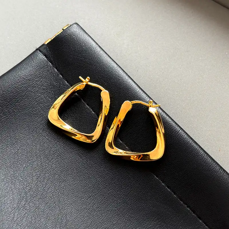 Sculpted Square Hoop Earrings