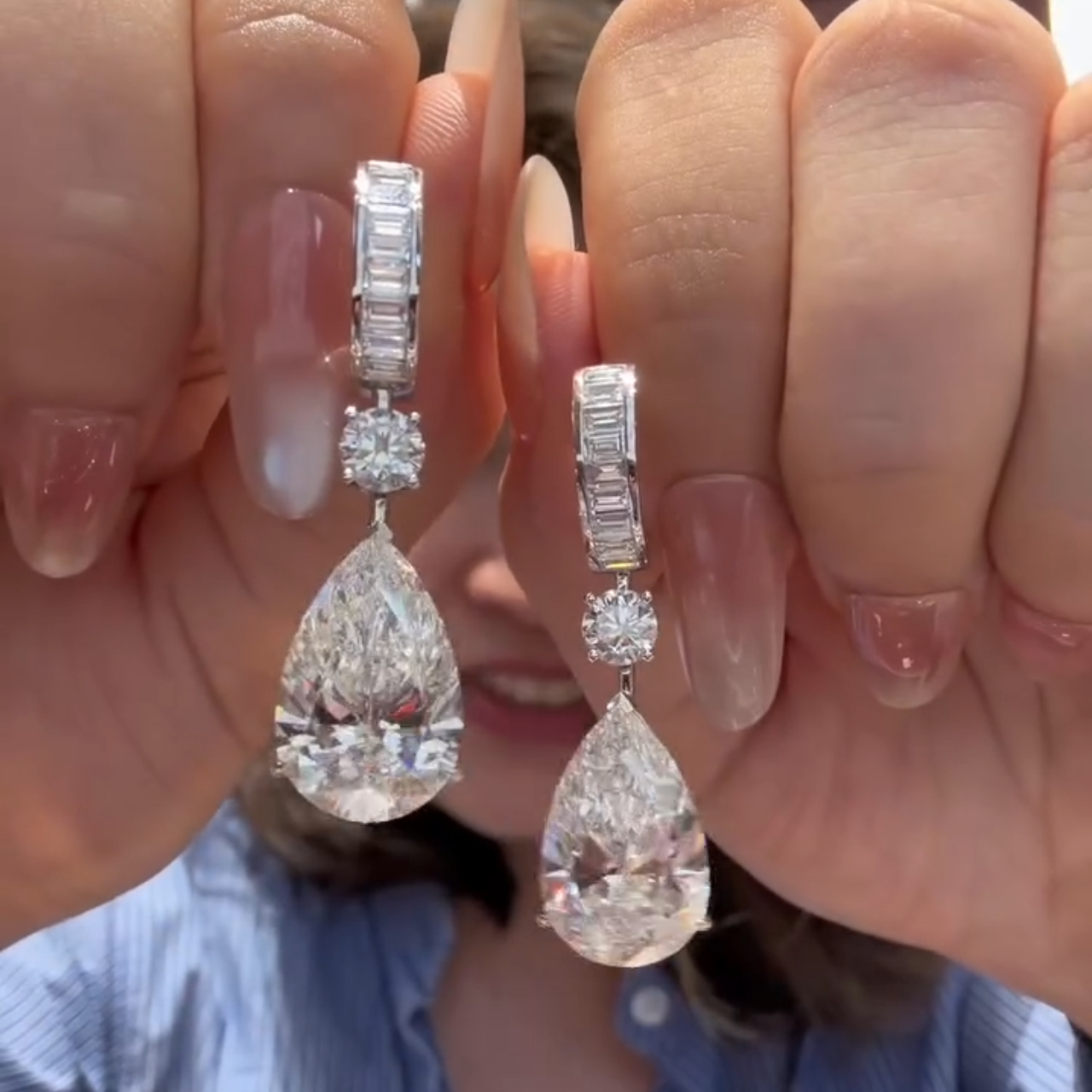  8Ct lí xíng qiēgē lánbǎoshí diàozhuì ěrhuán 15 8-Carat Pear-Cut Sapphire Pendant Earrings