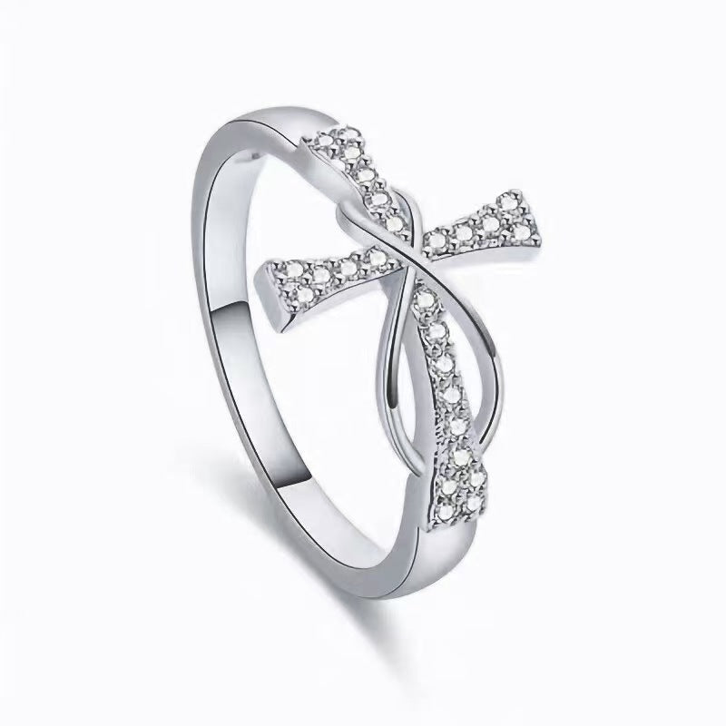 Möbius Cross Ring