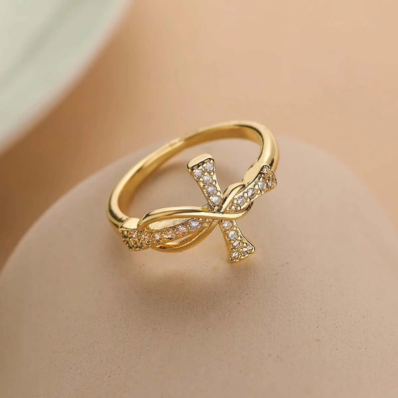Möbius Cross Ring