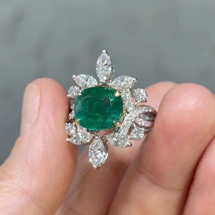 5-Carat Cushion-Cut Emerald and Sapphire Ring
