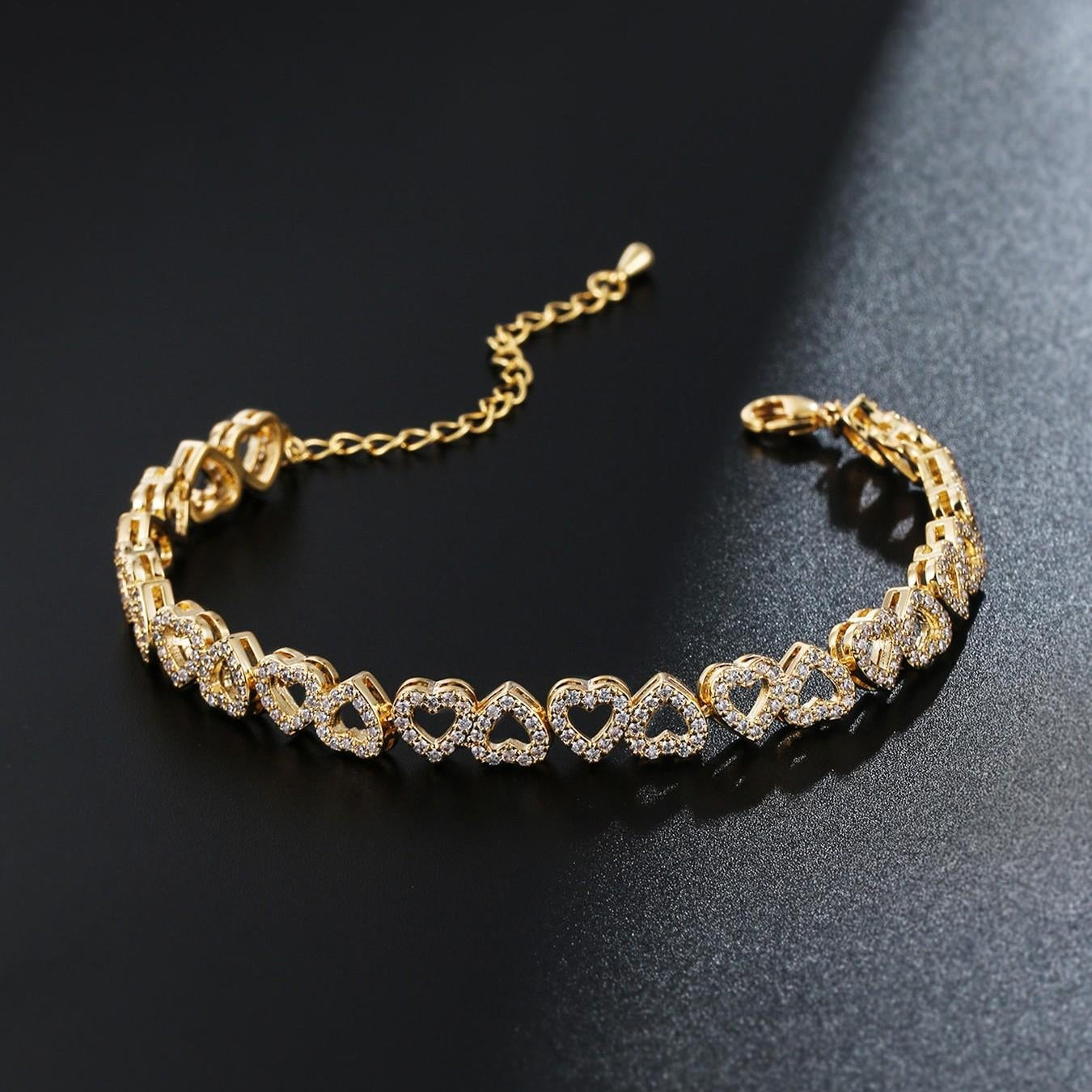 Adjustable Heart-Shaped Zirconia Bracelet