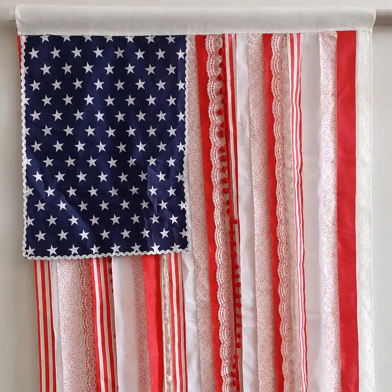 Vintage Boho Rag American Flag Wall Hanging – Rustic Stars & Stripes Porch Decor