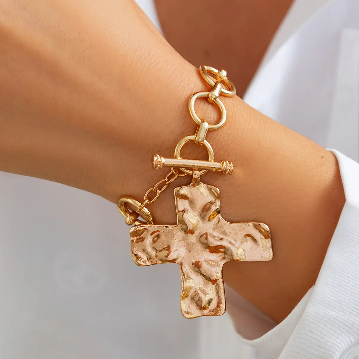Ava Cross Link Collection