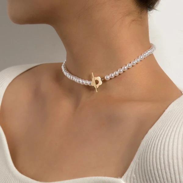 The Bloom Flower Clasp Choker